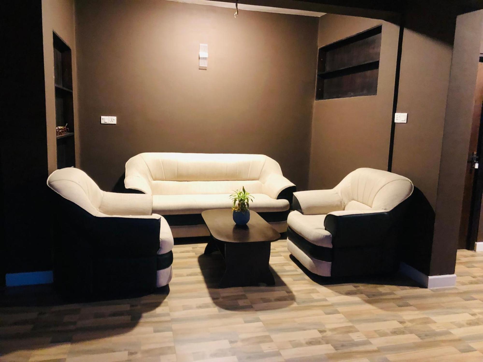 R21 Nuwara Eliya Hotel ภายนอก รูปภาพ